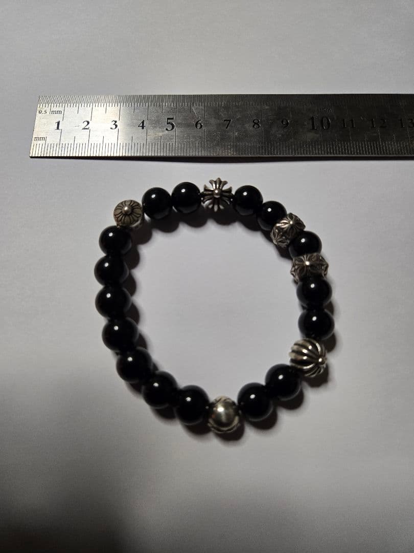 オニキスとシルバービーズのブレスレット