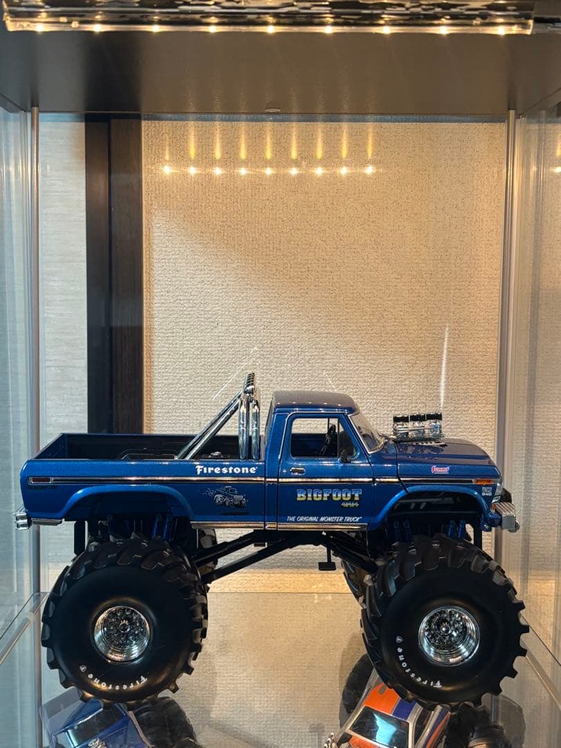 ビッグフット グリーンライト キングオブクランチ 1/18 ミニカー