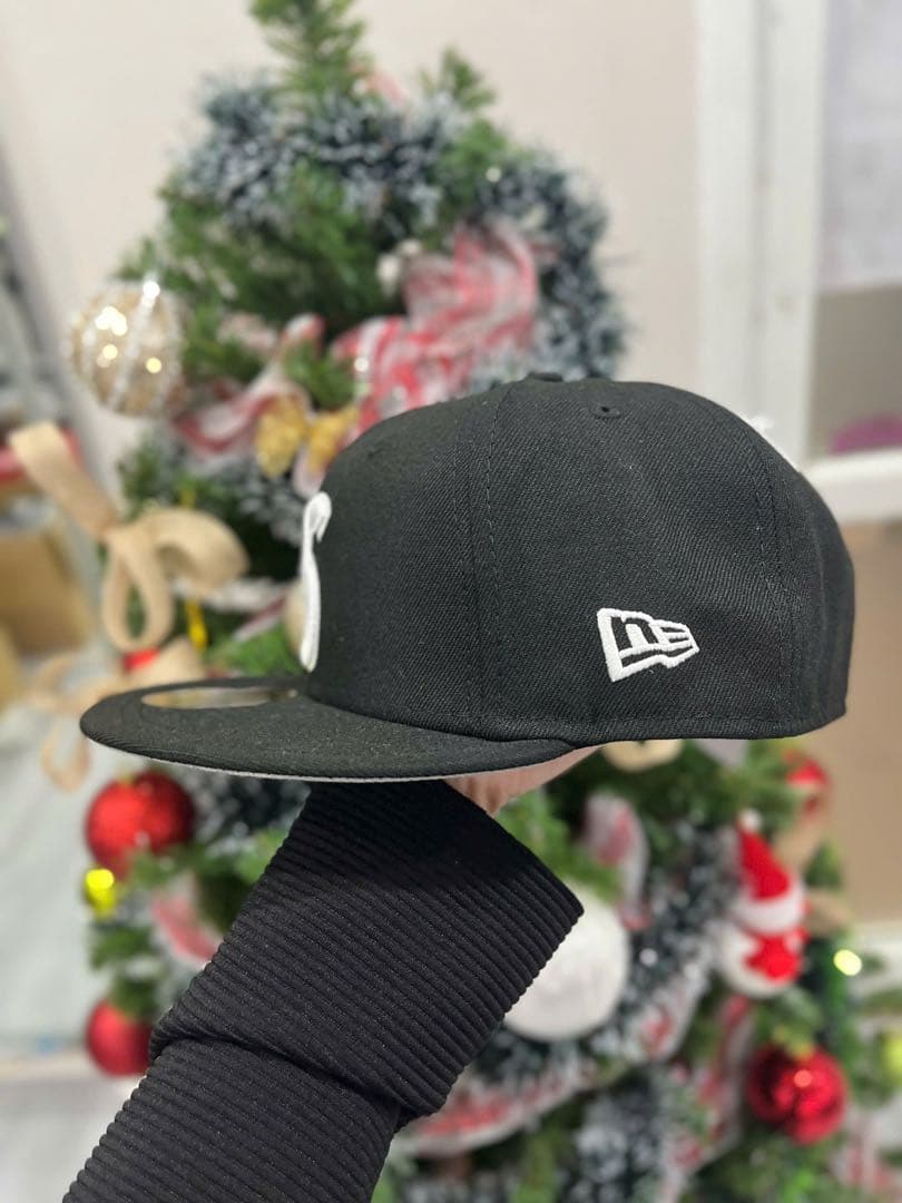 Supreme New Era Sロゴ 黒ベースボールキャップ