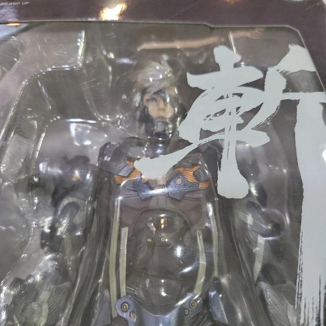 PLAY ARTS改 雷電 L GEAR RISING 新品未開封