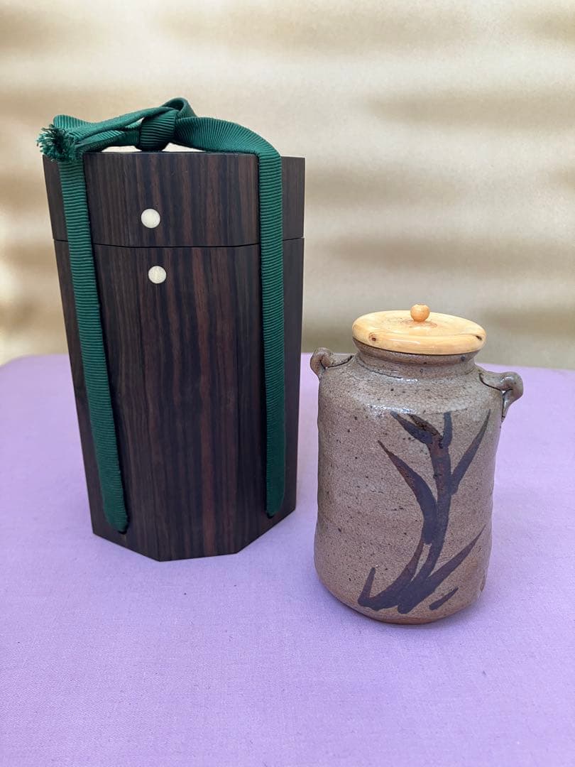 茶入　絵唐津
