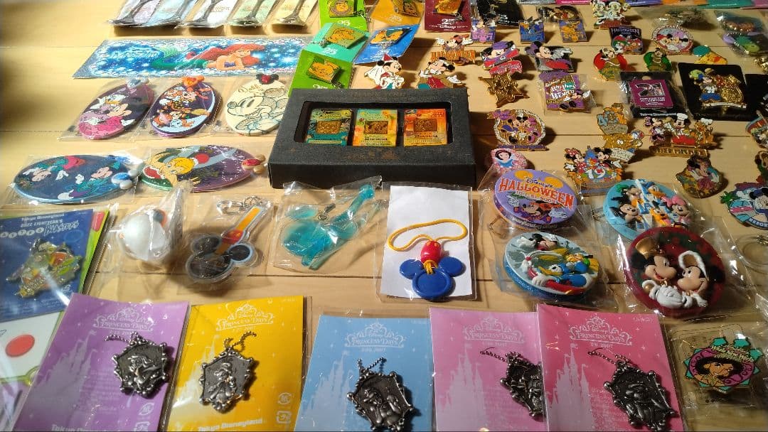 【希少品】ディズニーグッズ ピンバッジ セット まとめ売り ピンズ キーホルダー