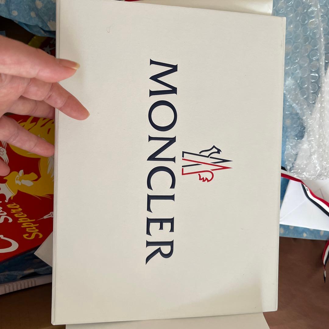 中古ボンボンニット帽