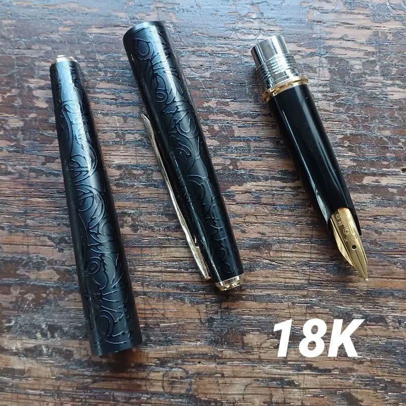【メンテ済み】プラチナ　万年筆　唐草　18K　中字　美品　希少モデル
