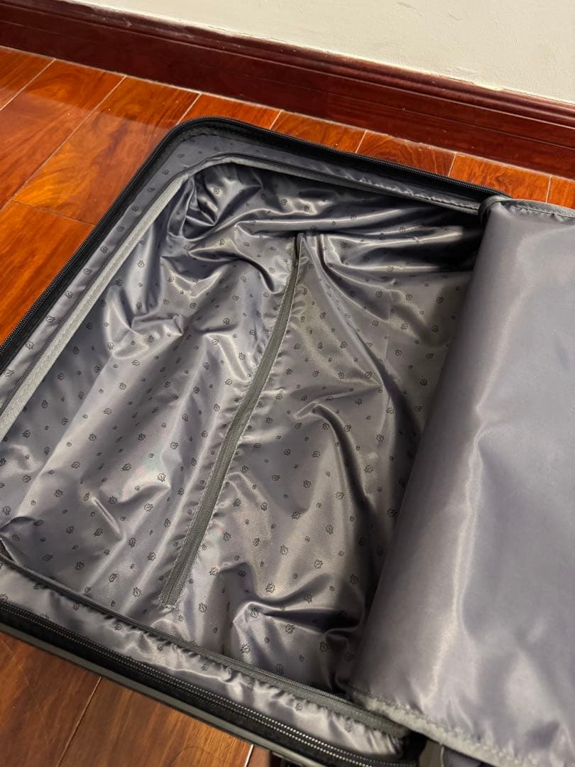 RIMOWA リモワ Essential Sleeve エッセンシャルスリ ーブ