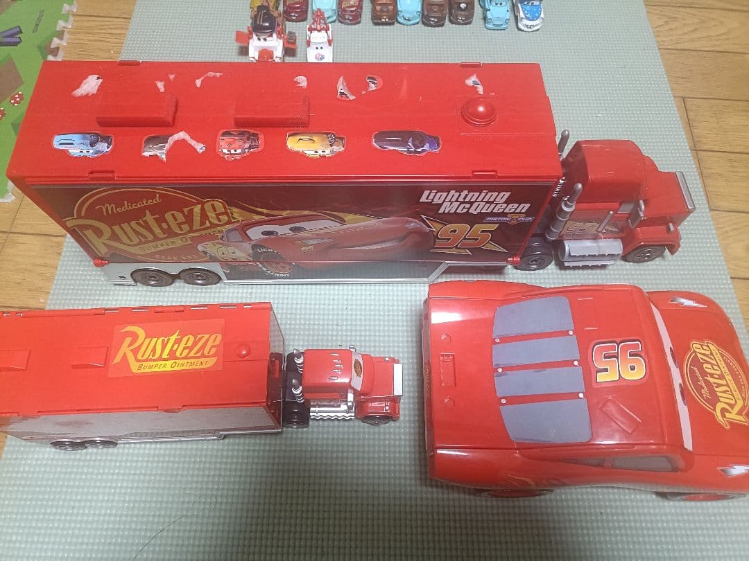 カーズトミカ　トレーラー、トミカセット
