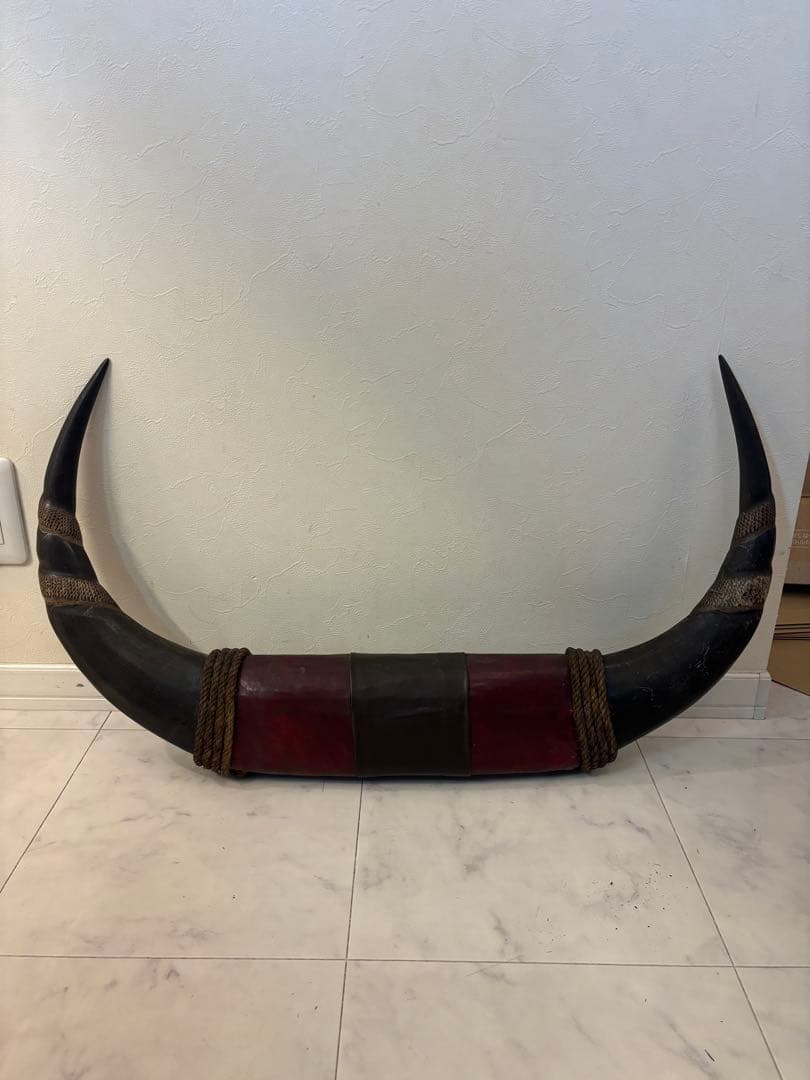 牛の角　約90センチ　龍　オブジェ　飾り　インテリア　水牛