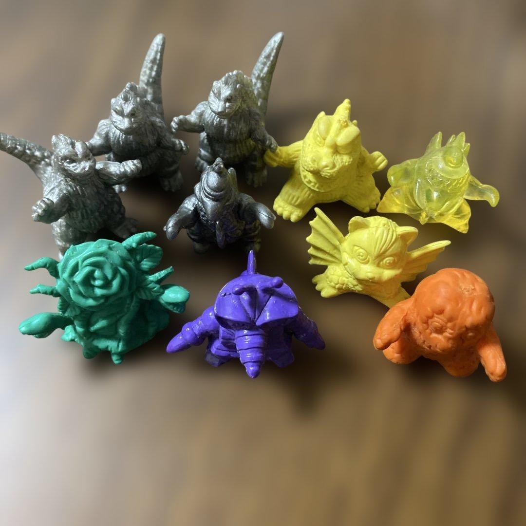 怪獣ガチャガチャ