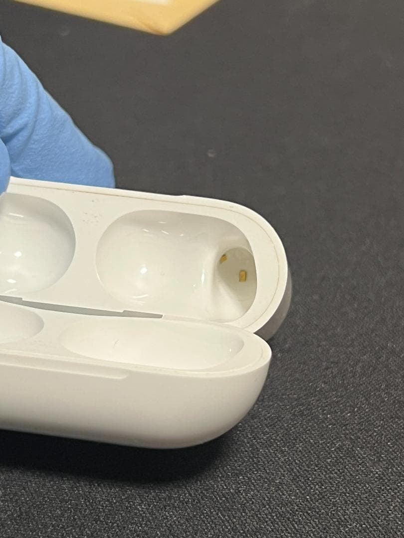 AirPods Pro（第2世代）ケース付き