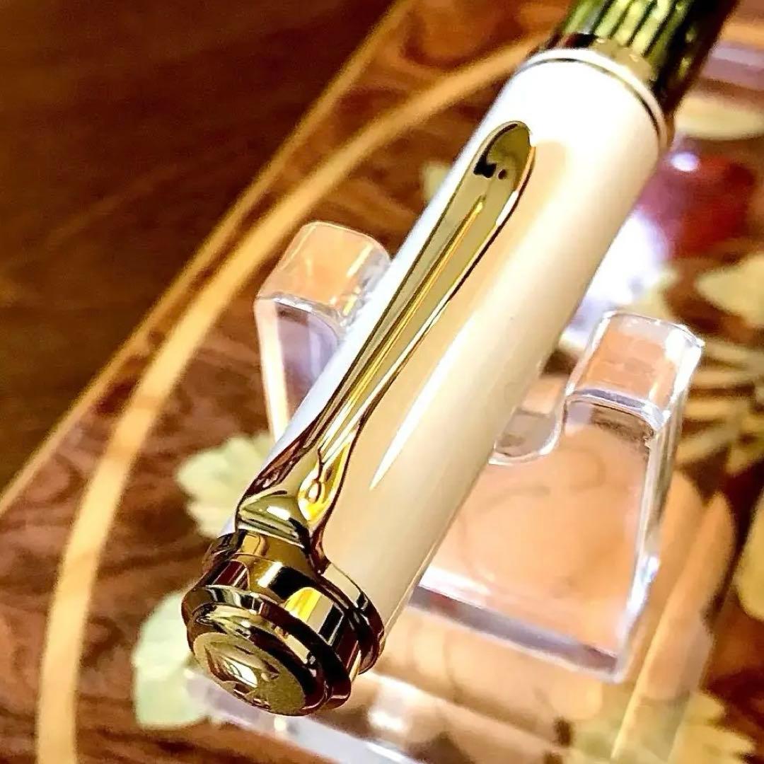 ☆ほぼ新品☆素晴らしいペリカン万年筆M400（Ｆ)ホワイトトータス