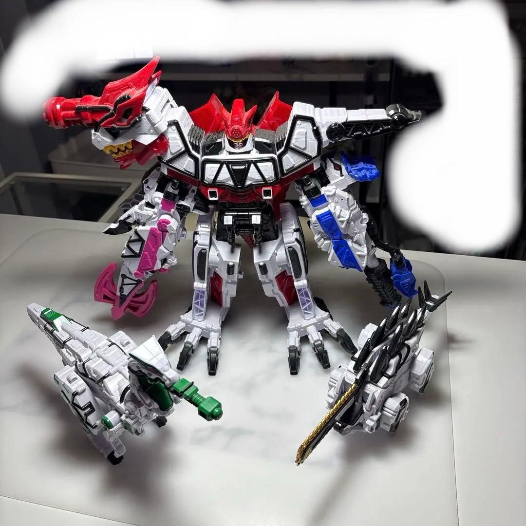 最終価格！！韓国版　キョウリュウジャーブレイブ　ロボ