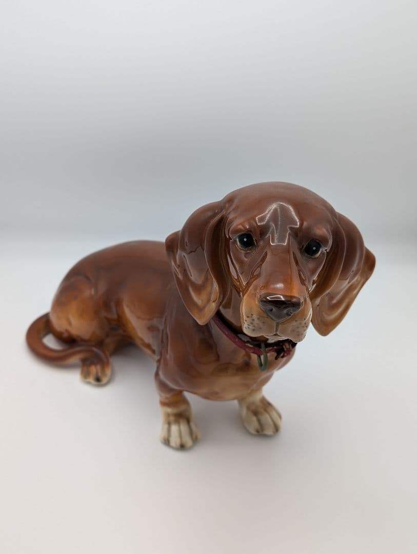 陶器 犬の彫刻 茶色 首輪付き