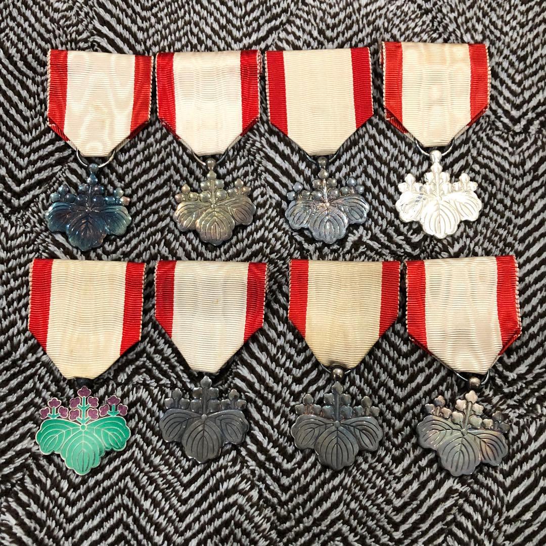 【送料無料】 勲七等青色桐葉章 勲八等白色桐葉章 勲章 記章 徽章 銀製 セット