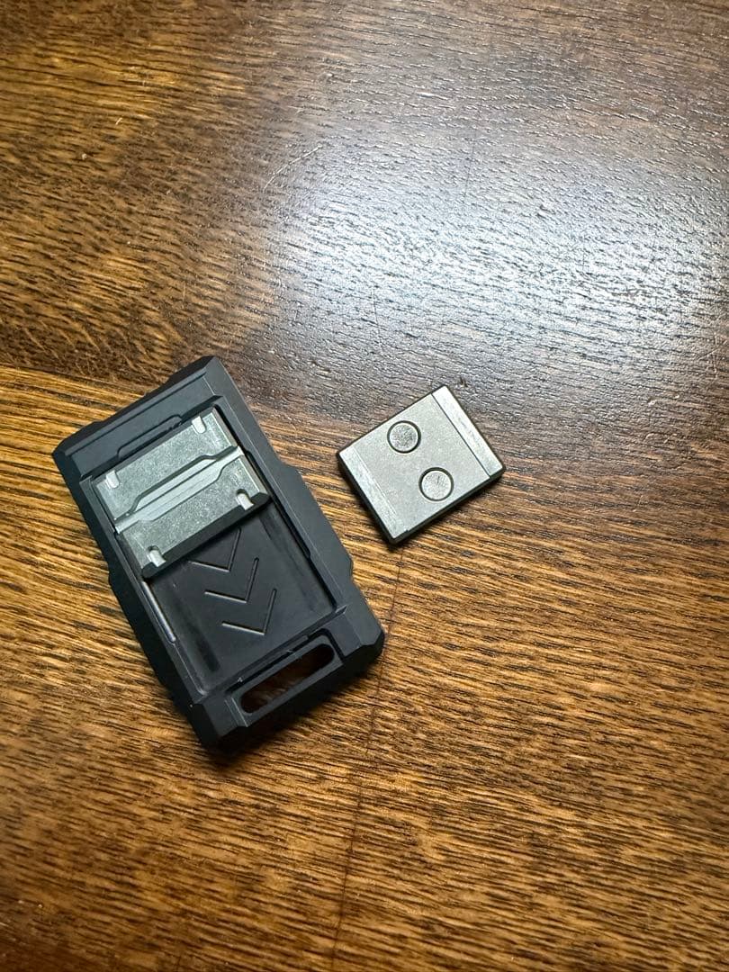 BIG WHITE EDC フィジェット RAMPART