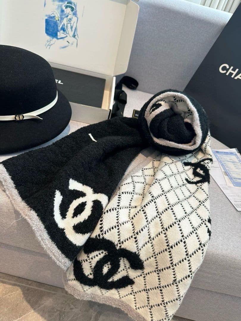 CHANEL　シャネル　マフラー　　180×35cm