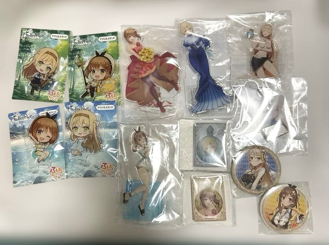 ライザのアトリエ　アクリルキーホルダー　アクリルスタンド　ポップアップストア
