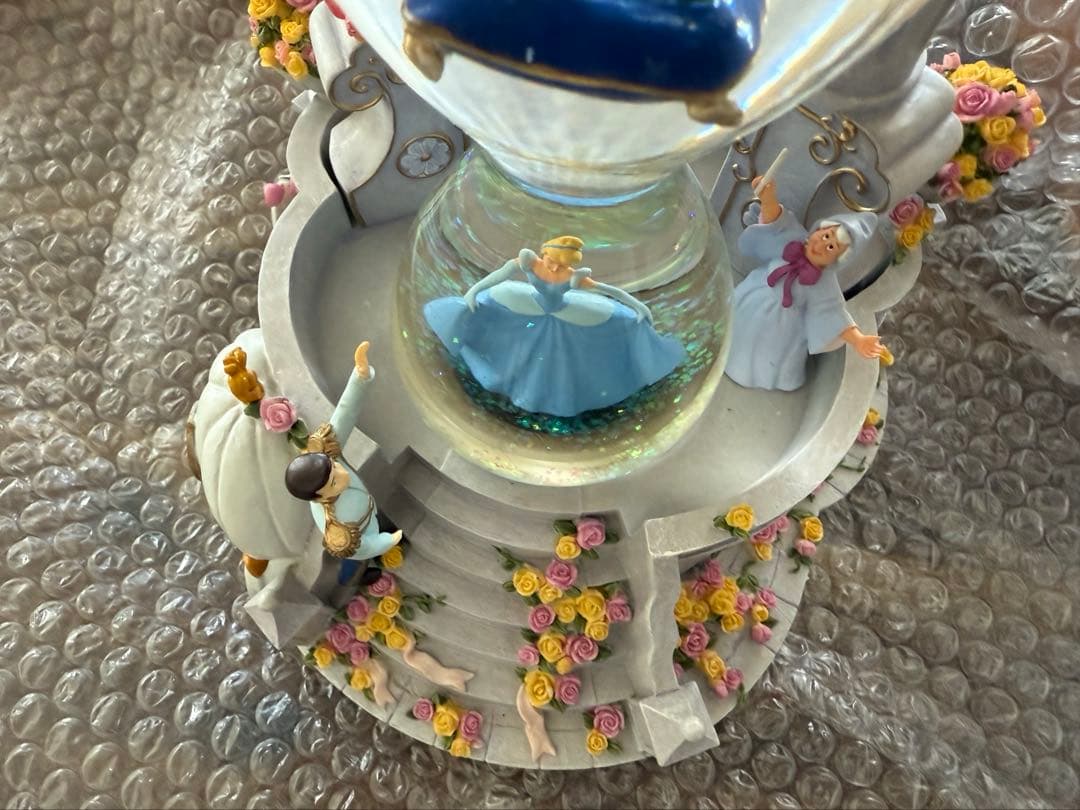 ディズニー　シンデレラ　スノーグローブ