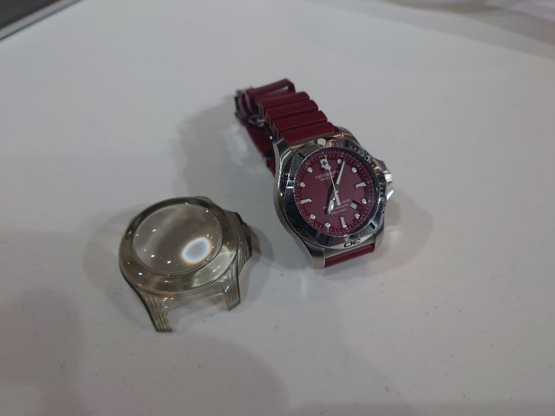 Victorinox ビクトリノックス　時計　プロフェッショナルダイバー　赤