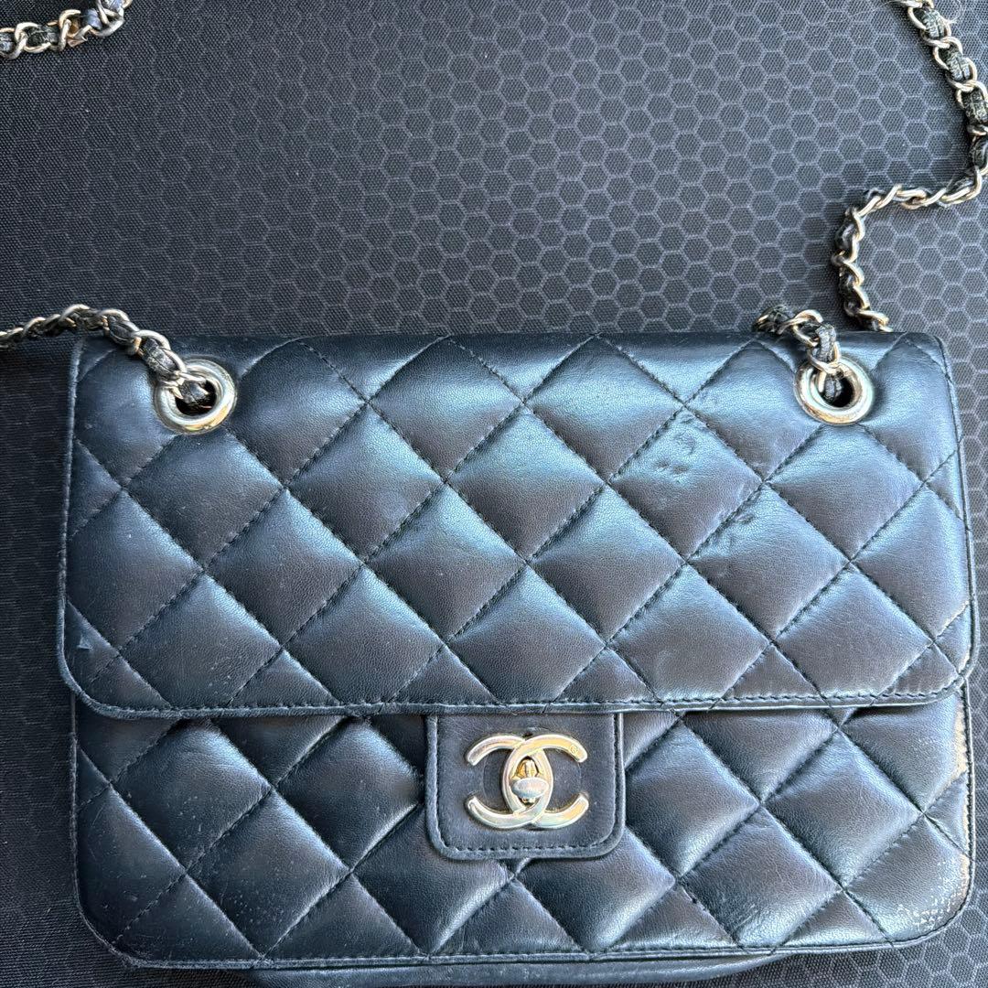 CHANEL キルティングレザーショルダーバッグ