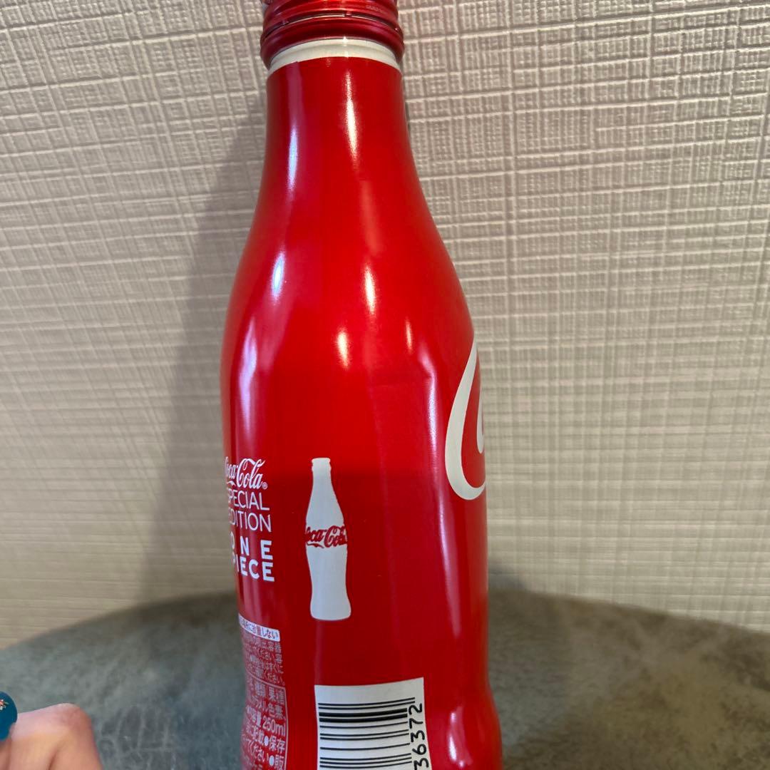 ①ワンピース　Hello, ONE PIECE コカコーラ　缶バッジ