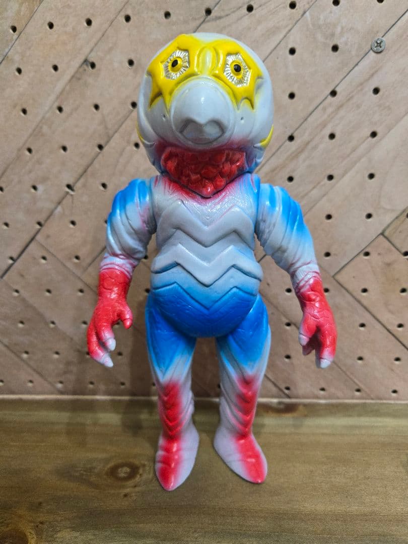 ベアモデル ガッツ星人 ソフビ