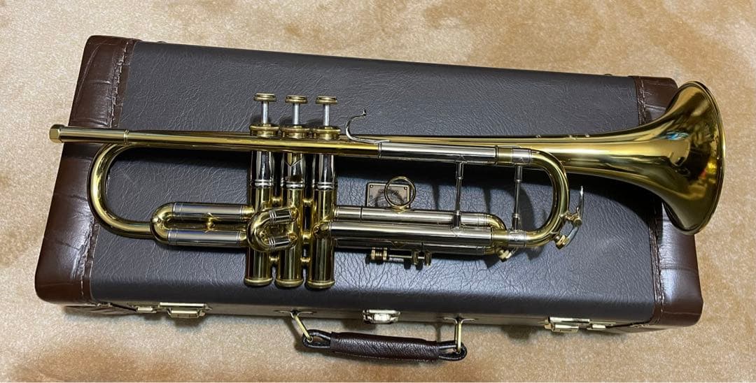 4桁 Bach Stradivarius New Yorkビンテージトランペット