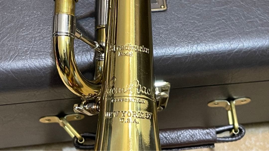 4桁 Bach Stradivarius New Yorkビンテージトランペット