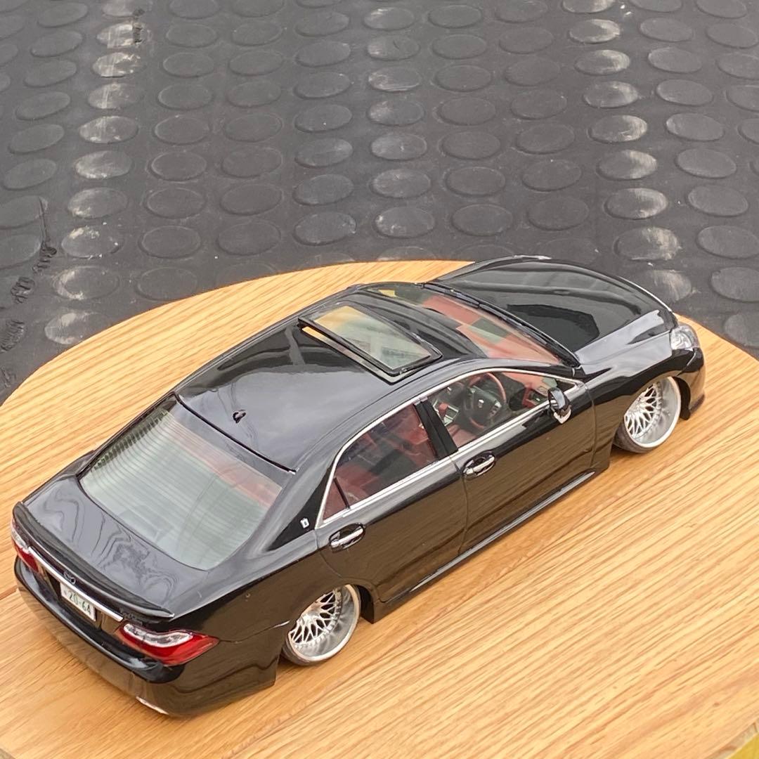 プラモデル完成品　アオシマ 1/24 202クラウンロイヤルカスタム
