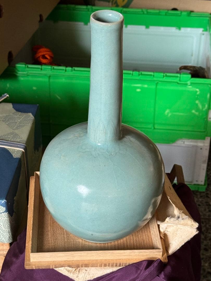 ‼️最後の値段‼️リサイクルFORT‼️唐物⑨‼️中国製の青磁が美しい一輪挿し花瓶‼️箱入