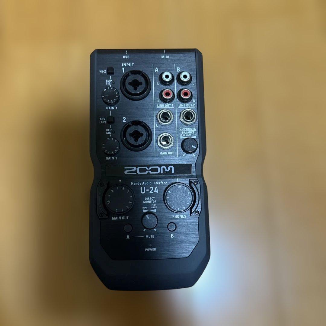 ZOOM 24 ハンディポータブルオーディオインターフェイス