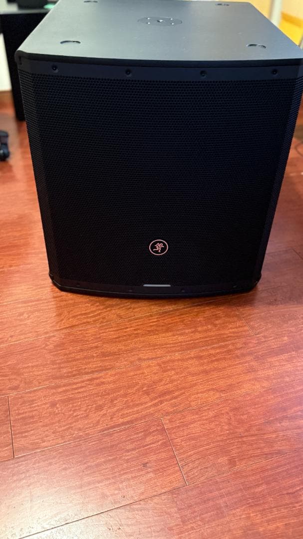 MACKIE - SR18S 12(1台)インチ パワードサブウーファー