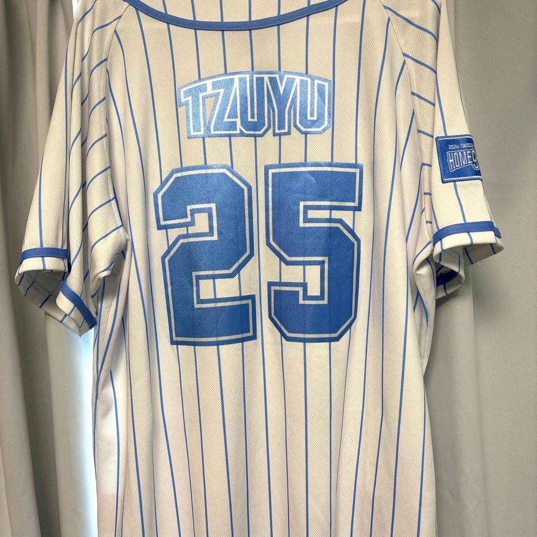 TWICE  9ROUNDユニフォームツウィtシャツ最終値下げ