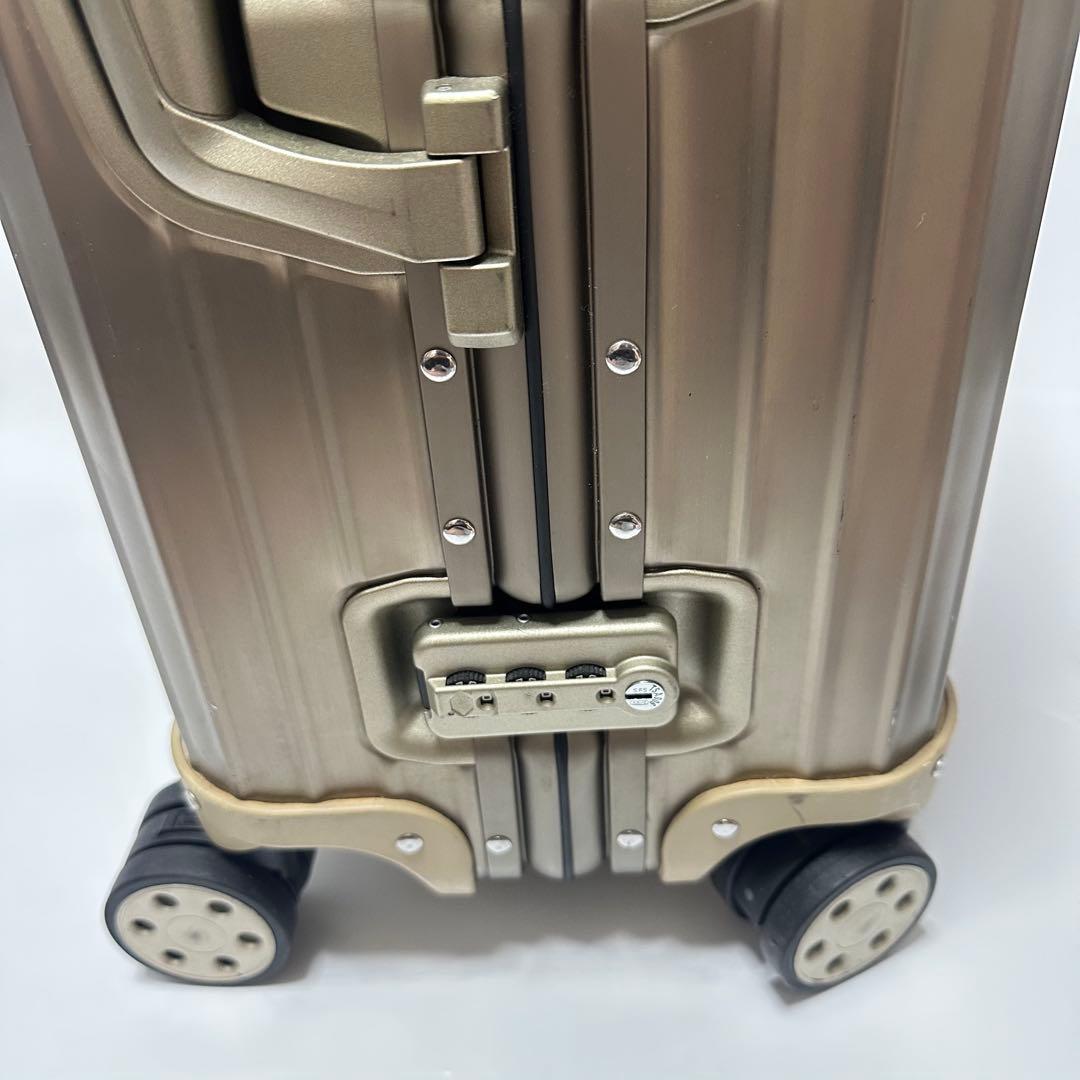 リモワ スーツケース トパーズ チタニウム 63リットル程度 4輪