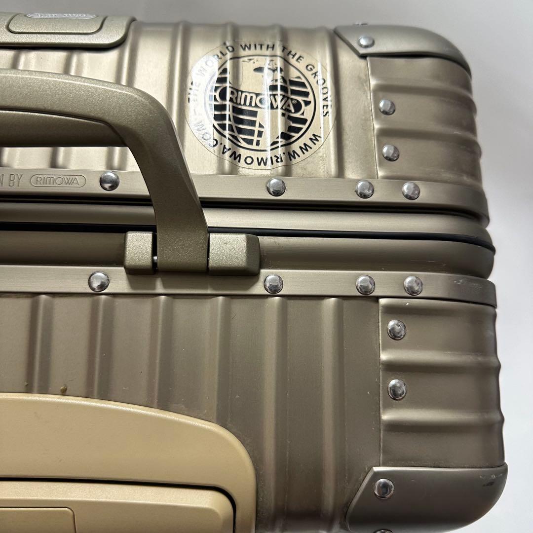 リモワ スーツケース トパーズ チタニウム 63リットル程度 4輪