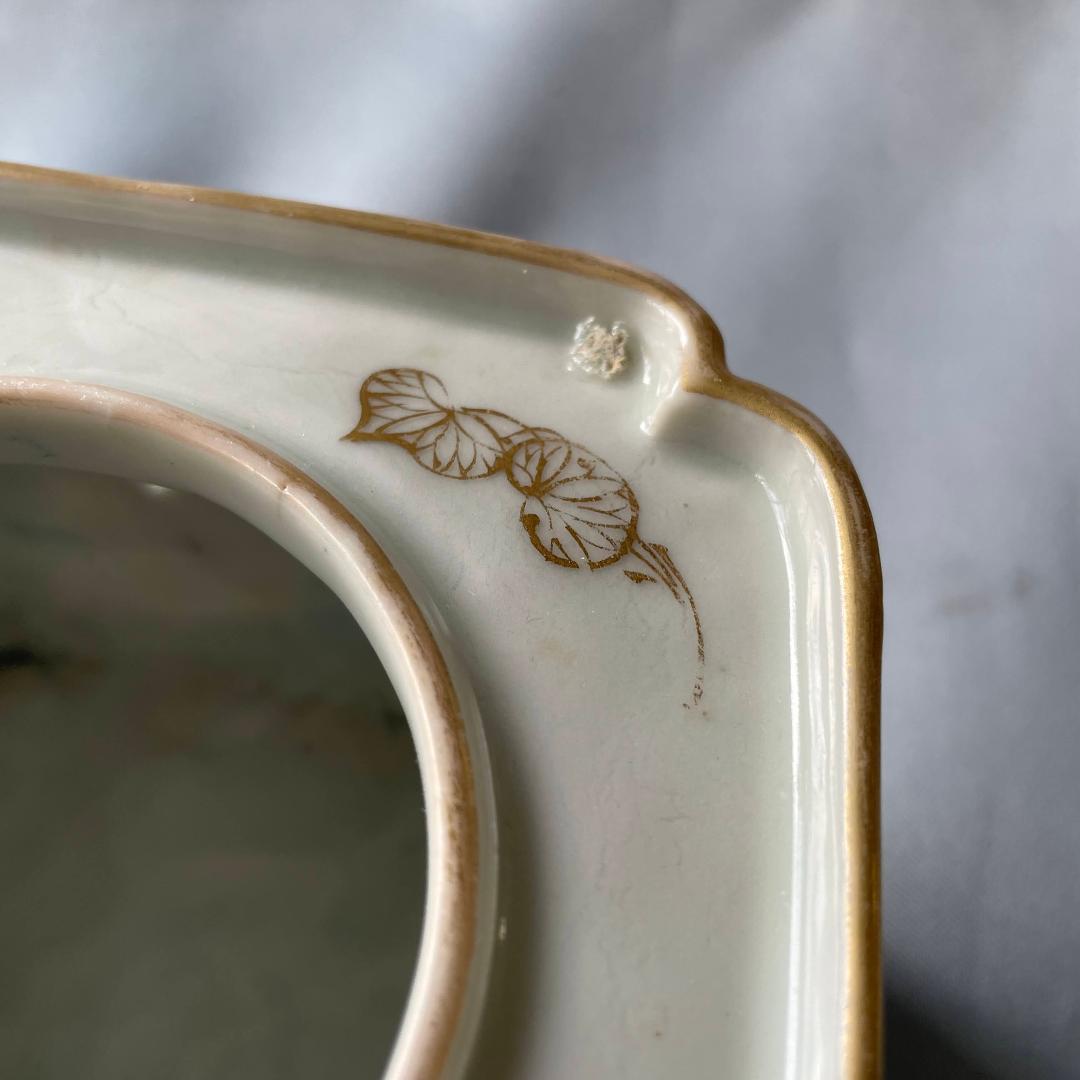 京の骨董品です！少し大きめ 四角の盃台 金彩 染付 長寿盃付 K2532