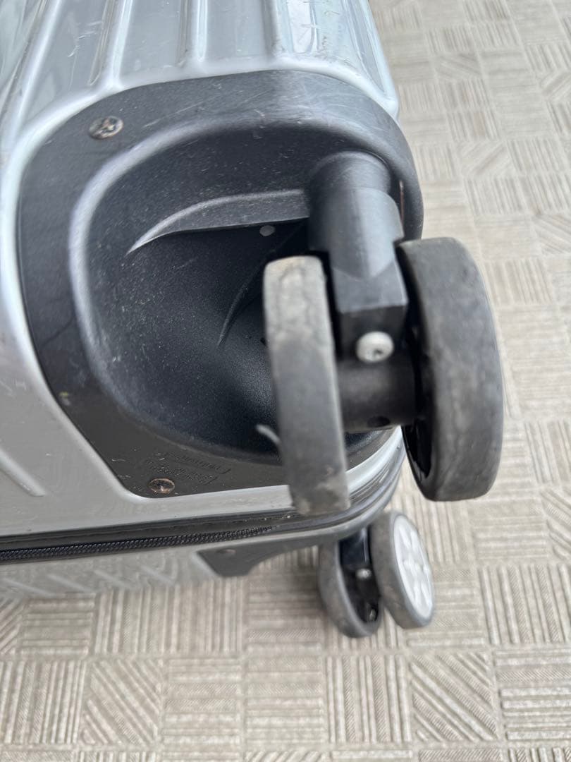 RIMOWA シルバー 大型104L