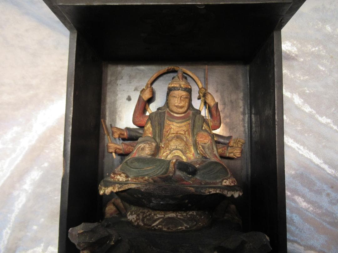 八臂弁財天の像 千手観音　厨子入り　彩色　江戸期