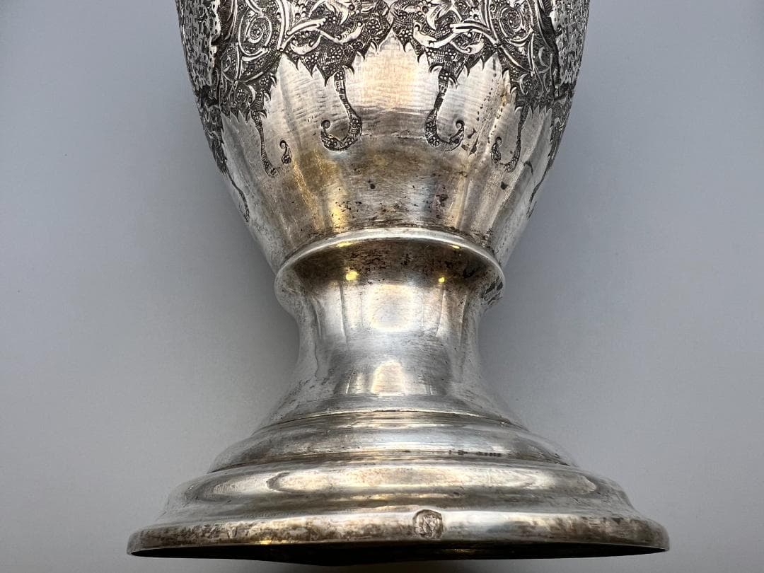 銀製　ライオンマーク　三越　銀花瓶　花入れ　手彫　銀細工　重量約820g