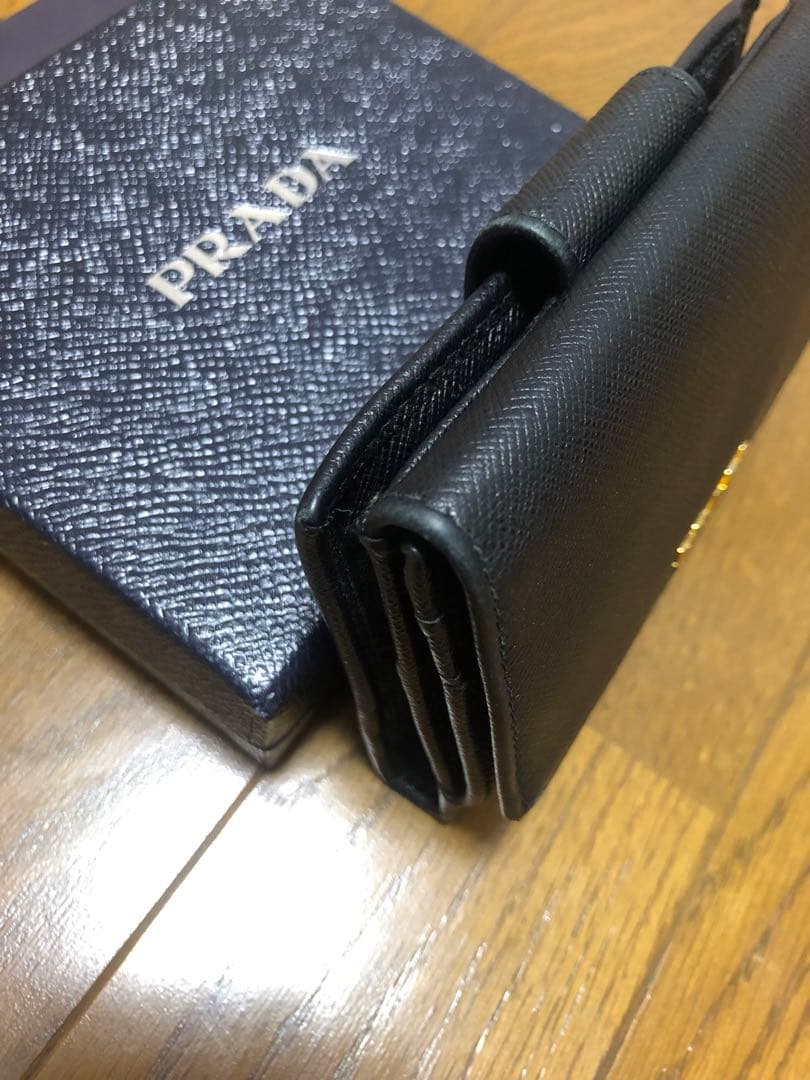 PRADA サフィアーノレザー 二つ折り財布 ブラック