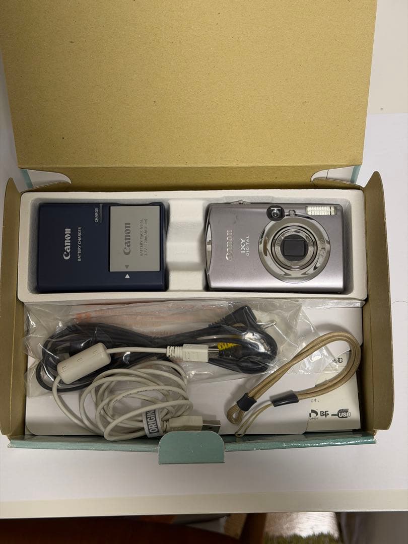 Canon IXY DIGITAL 900 IS キャノン