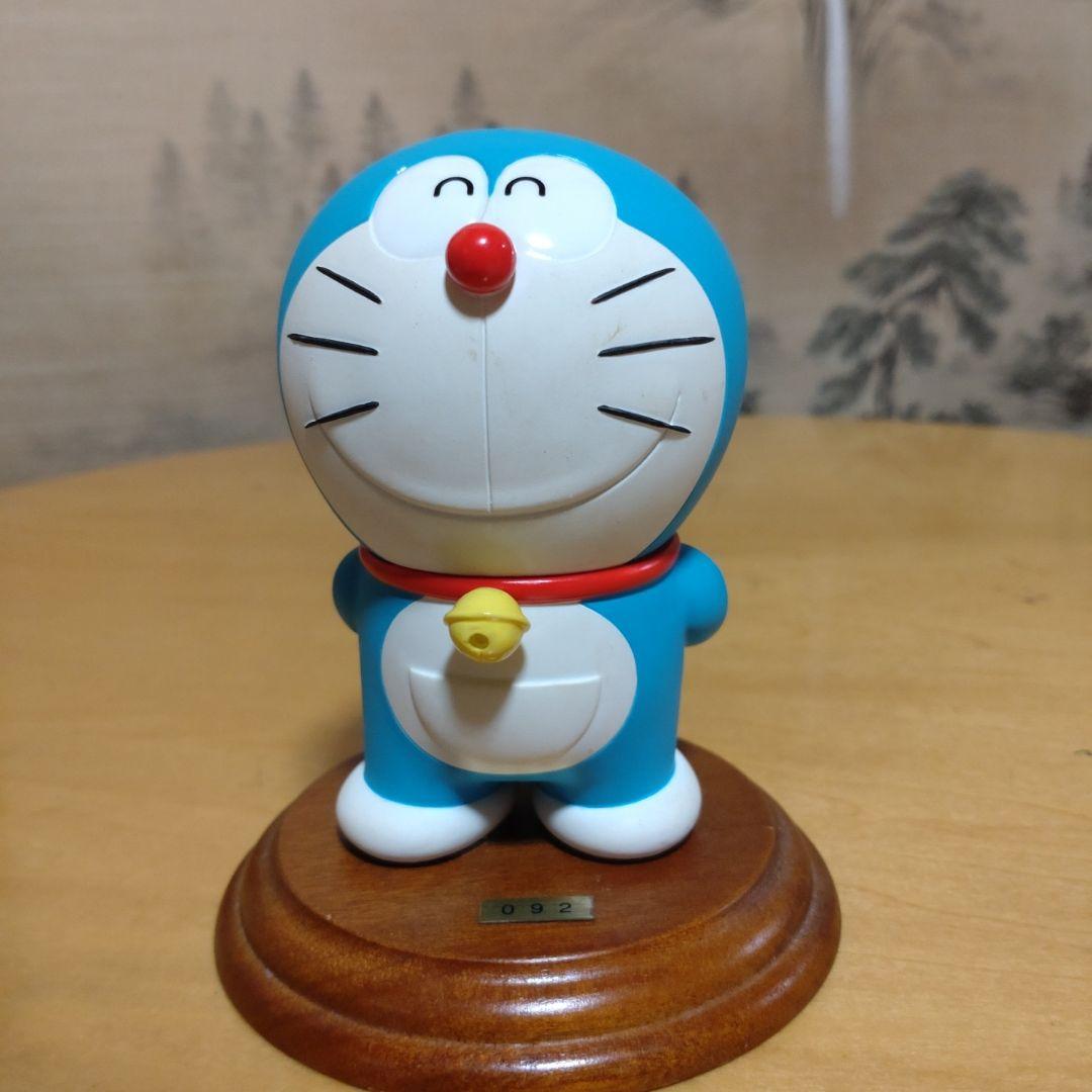 ドラえもん 限定フィギュア 木製台座付き コミニカ