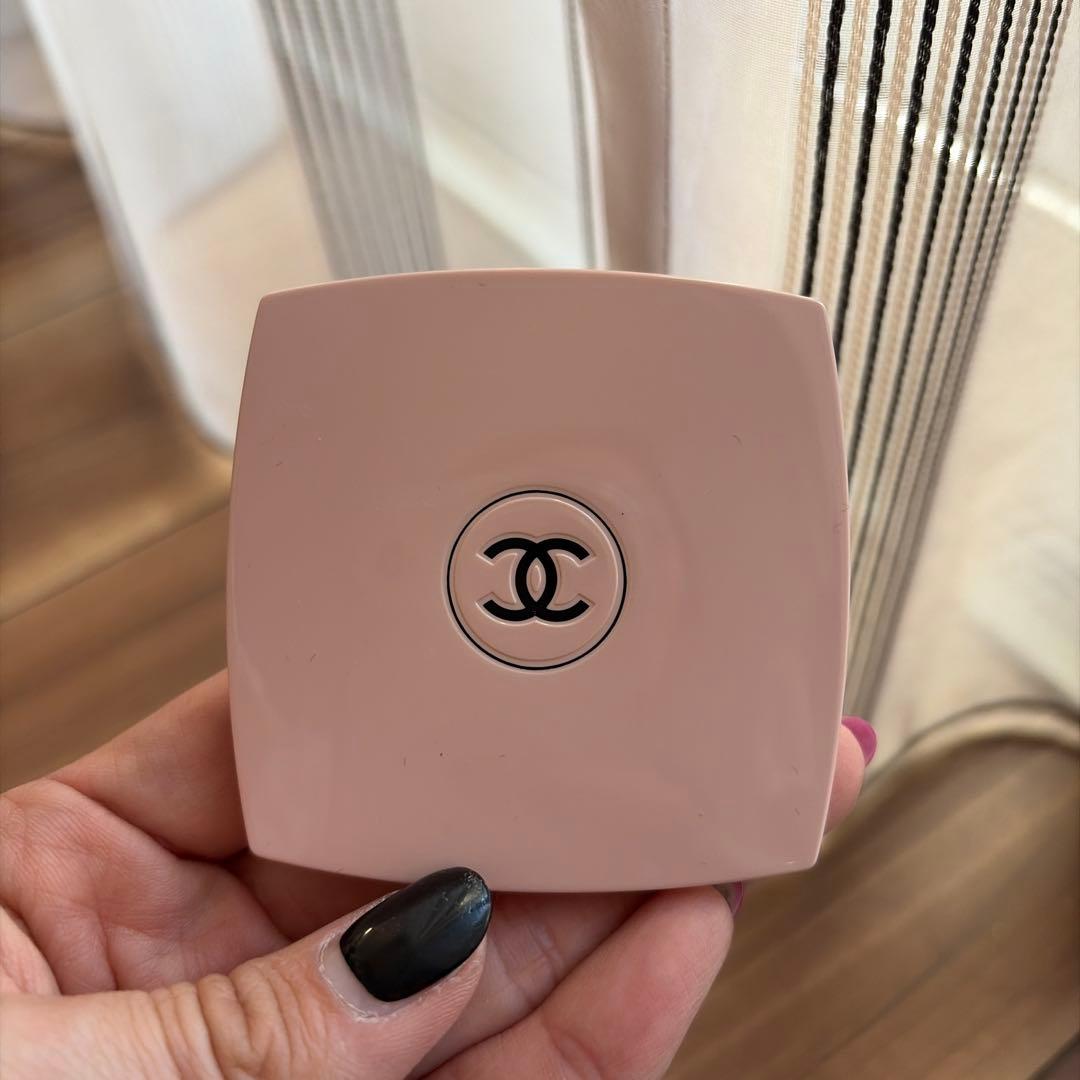 Chanel ピンク コンパクトミラー ポーチ付き　バレリーナ