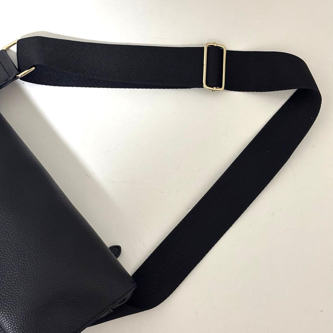 極美品 イアパピヨネ ワイドテープショルダーバッグ ボディバッグ 黒 ストーン