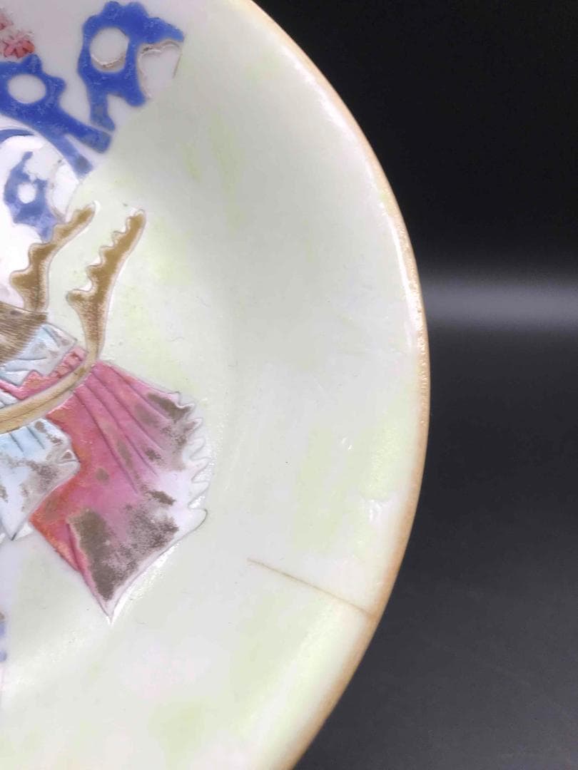 中国古玩　清乾隆時代　大清乾隆年製　在銘　粉彩人物物語紋盤　皿　唐物(A-２)