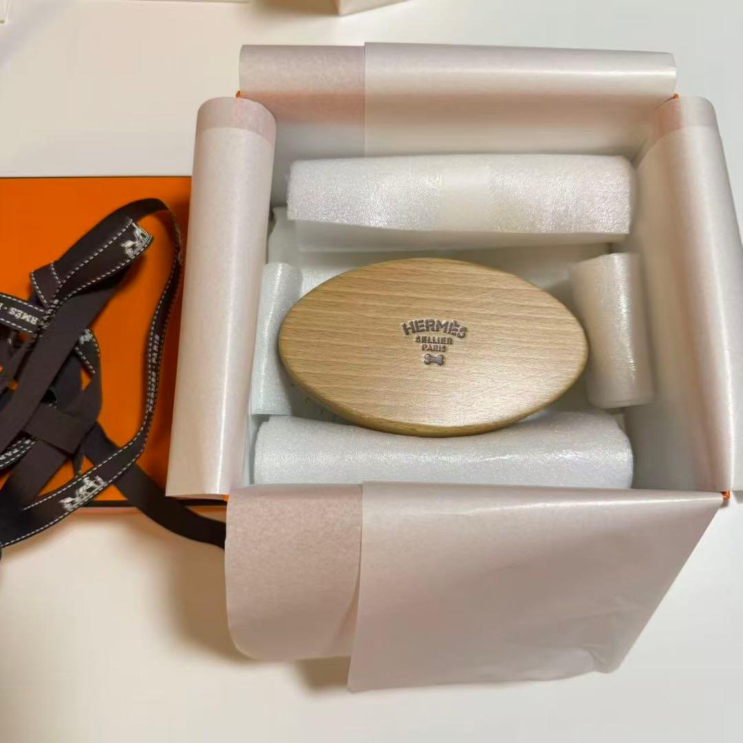 新品未使用　エルメスロゴが可愛い【HERMES】天然素材 ドッグブラシ
