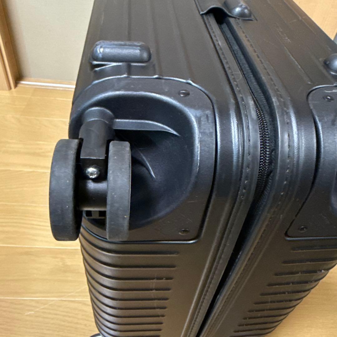 リモワ　サルサ　810.70.32.4　78リットル　4輪　保証書付き