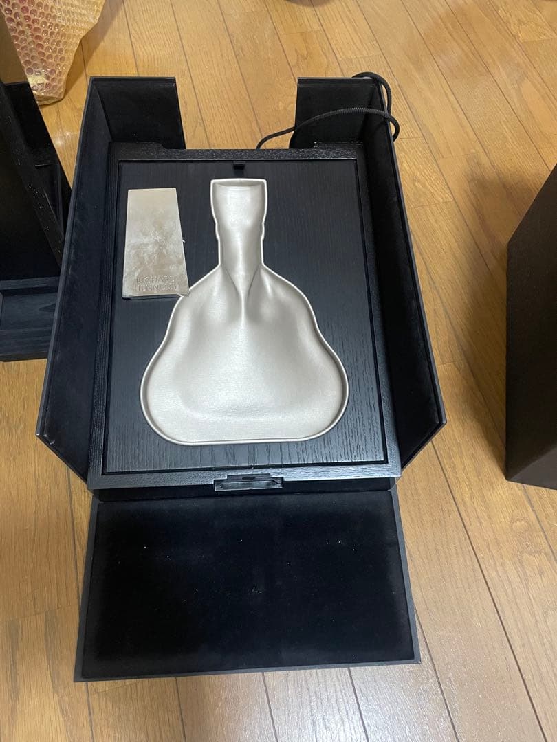 訳品ヘンネシリシャブランデーコニャック700ml. 箱付き
