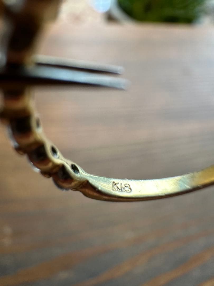 【18金+ダイヤモンド】ピンキーリング ダイヤの12粒のうち１つ欠損