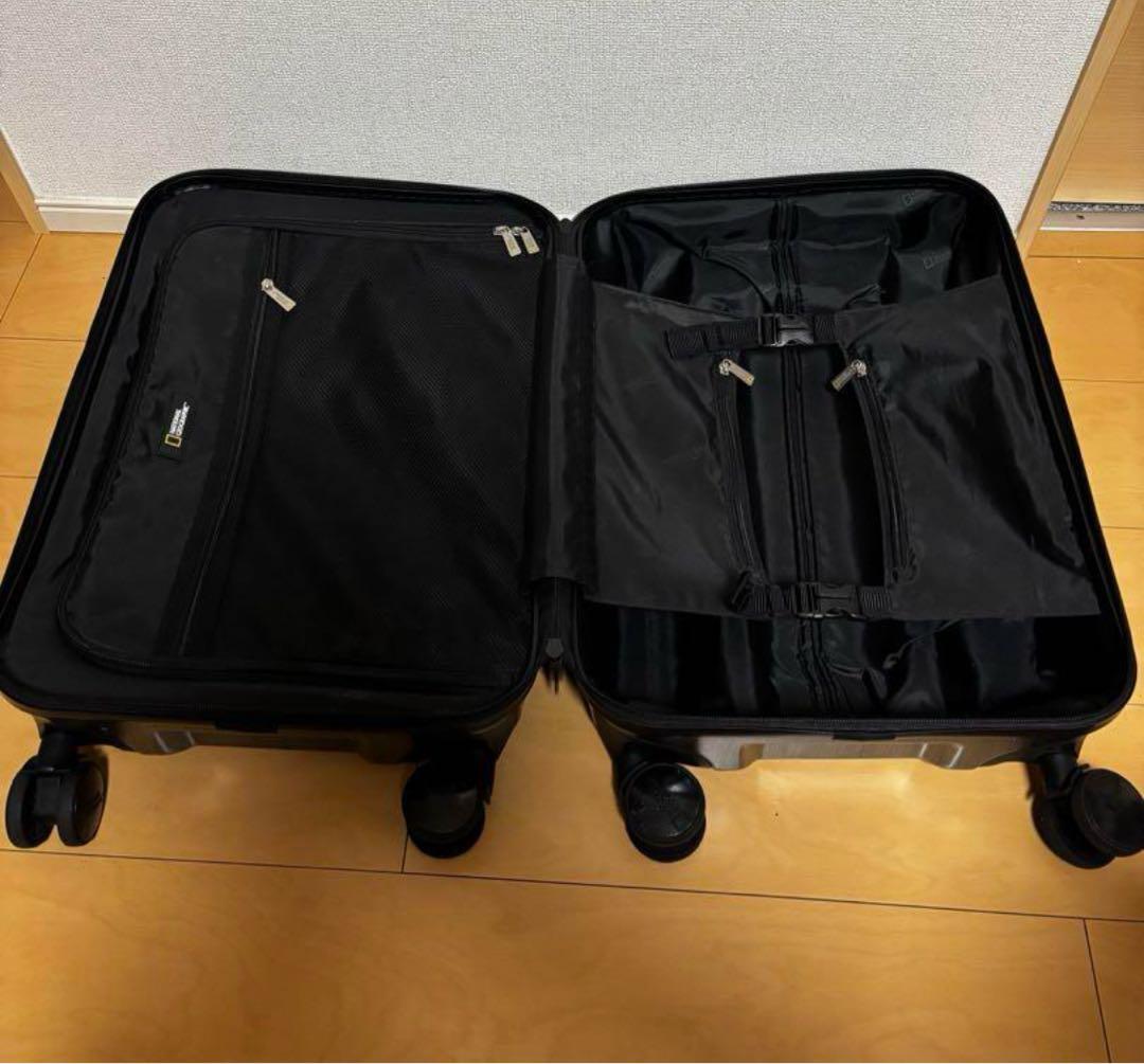 NATIONAL GEOGRAPHIC キャリーケース シルバー