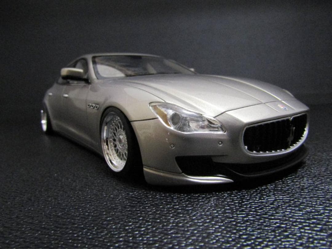 1/18 マセラティ クアトロポルテ カスタム